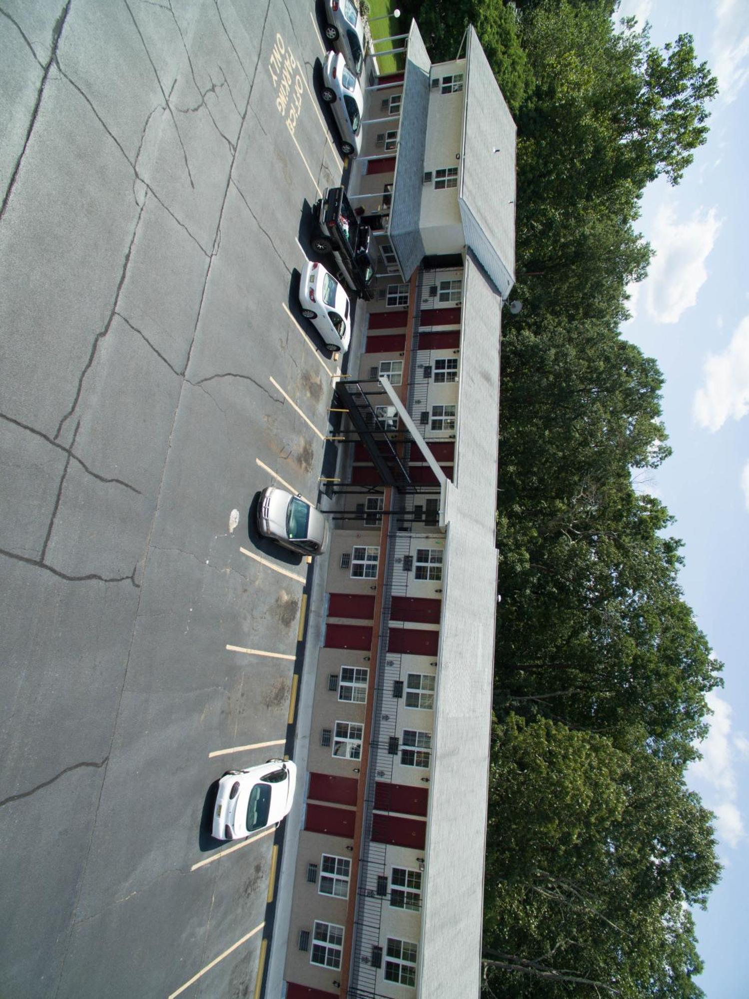 Red Carpet Inn Berlin Екстериор снимка
