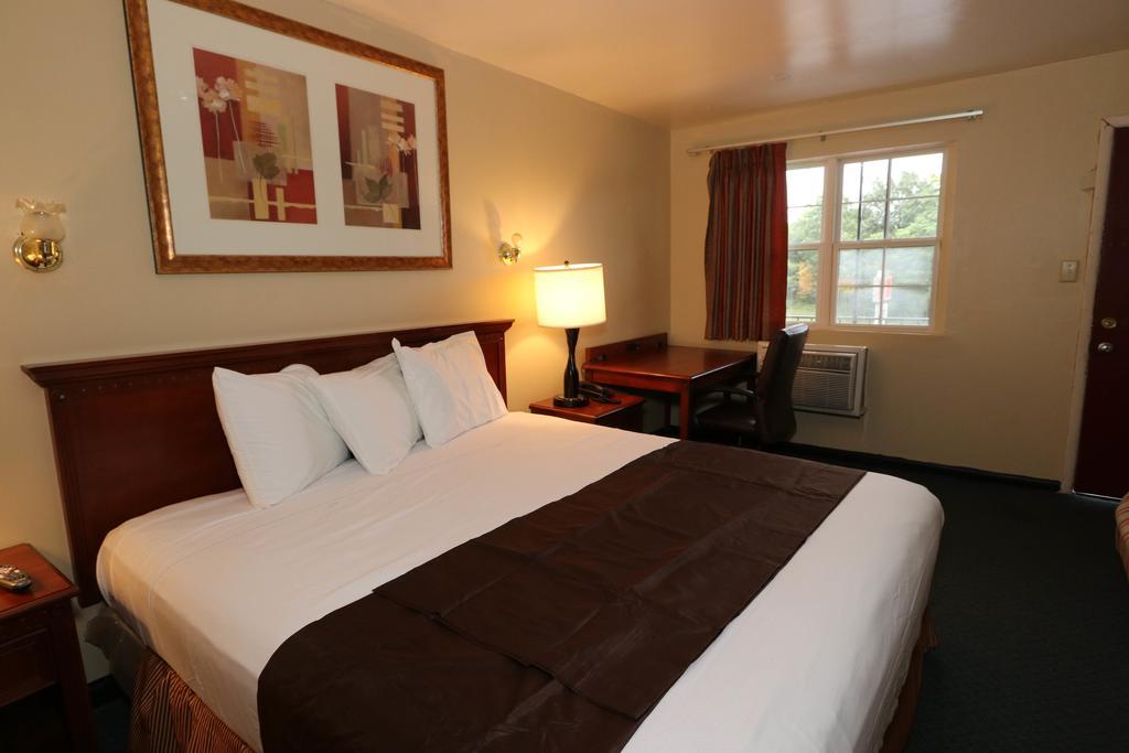 Red Carpet Inn Berlin Екстериор снимка