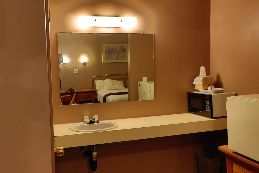 Red Carpet Inn Berlin Екстериор снимка