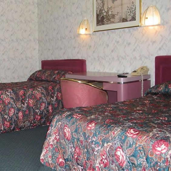 Red Carpet Inn Berlin Екстериор снимка